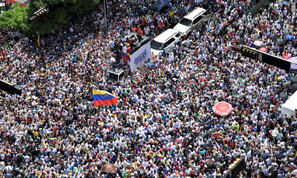 ভোট ‘কারচুপি’র প্রতিবাদে দেশে-বিদেশে ভেনিজুয়েলানদের বিক্ষোভ