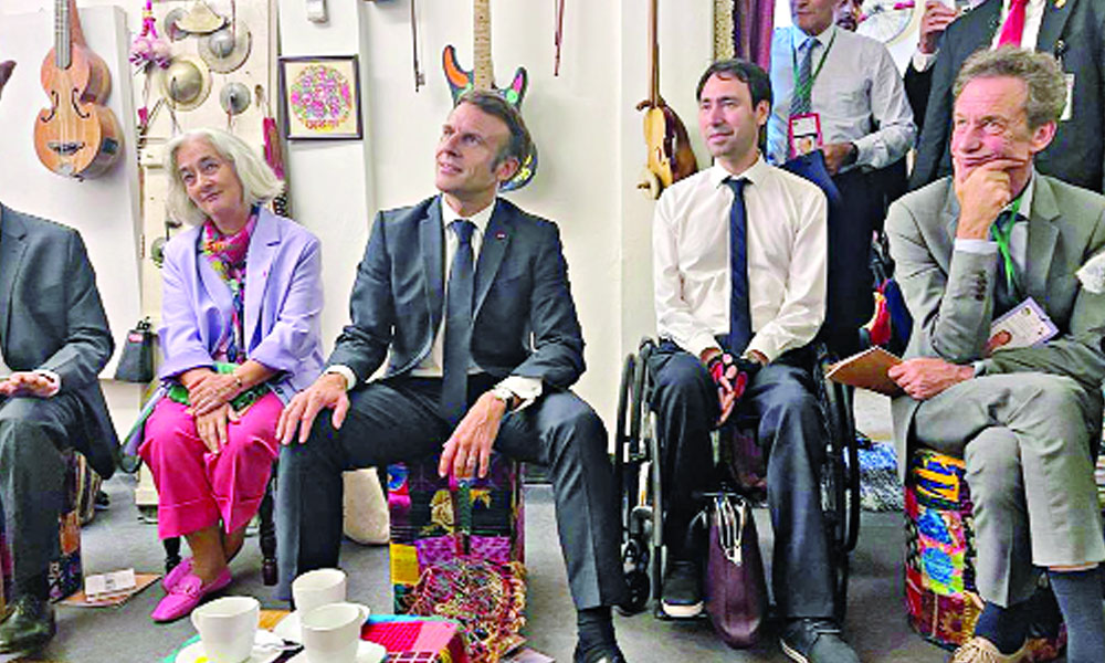 এ যেন আনন্দের হাটবাজার